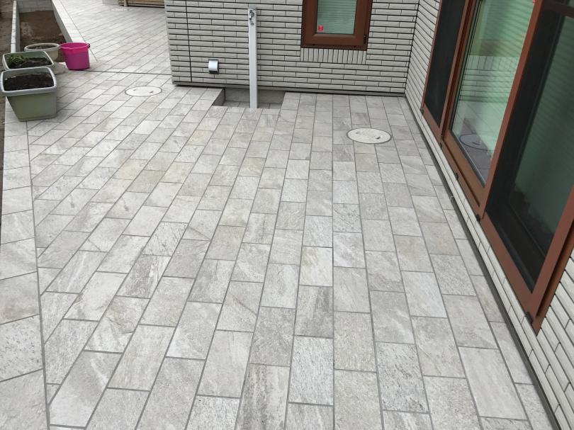 お庭の天然石タイル工事 ~東京水産扱 イタリア産~